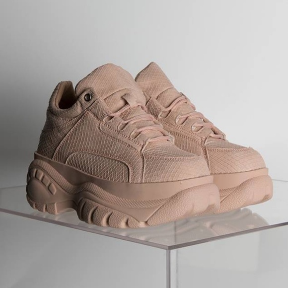 CAPE ROBBIN - Picture 4 of 7